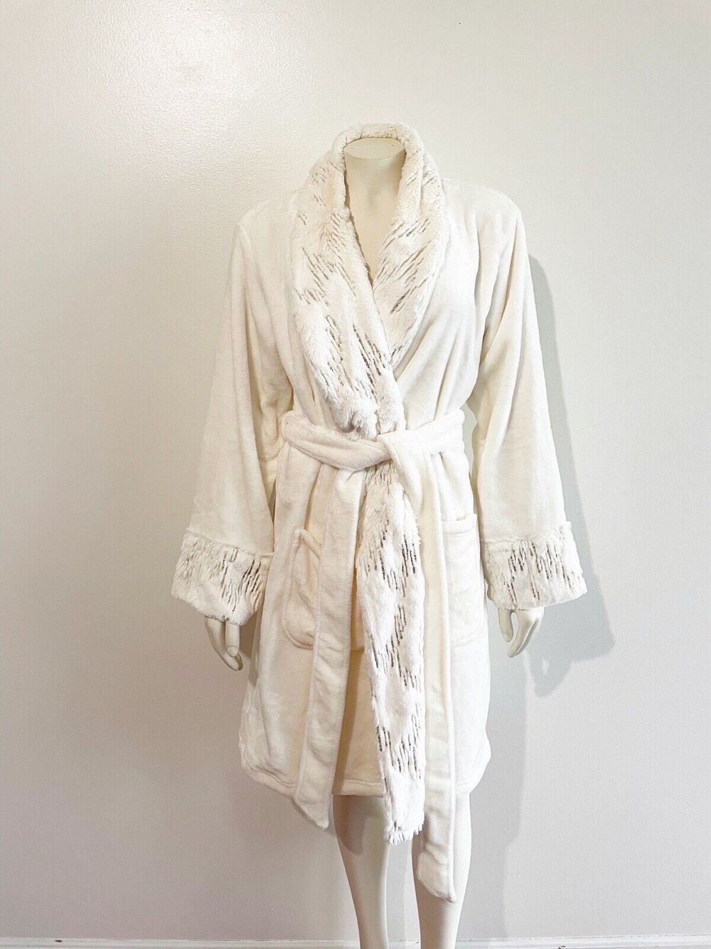 Soma Sparkle Luxe Short Robe Ivory Gold Sm/Med